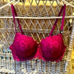 NWT Victoria’s Secret 34C Lightly Lined Dream Angles